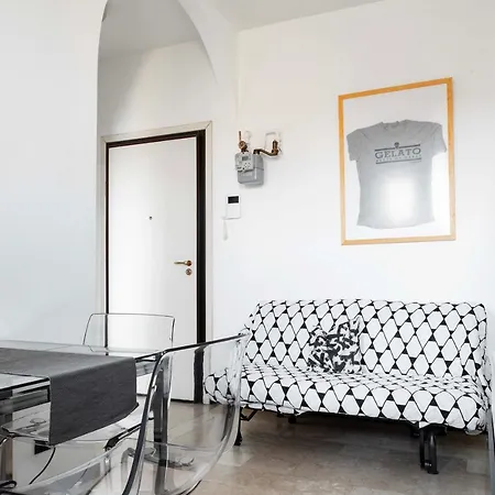 Apartment Luvi - Alzaia Naviglio Pavese