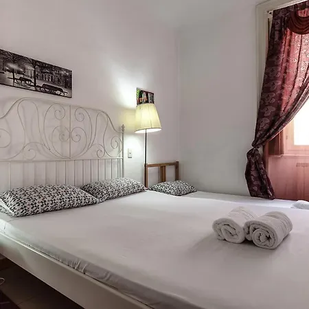 Apartment Grazioso Trilocale P.venezia-duomo Mailand