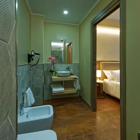 Red Ribbon Guest house 4*