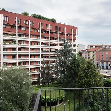 Gorgeous And Peaceful Near Metro Stop Milan