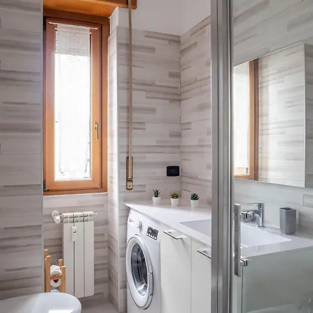 The Rent - Modern Two Bedroom In * 밀라노