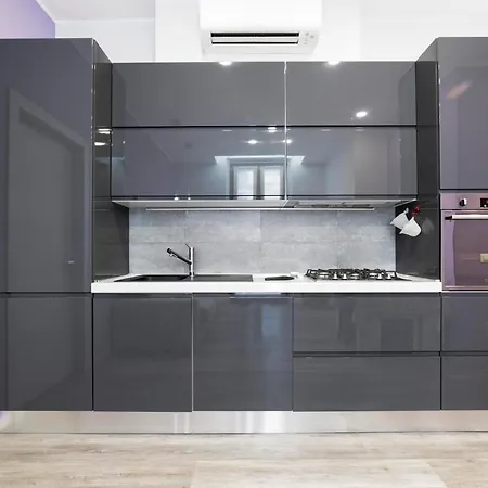 Guesthost - Lovely Near Piazza Firenze! * Mailand