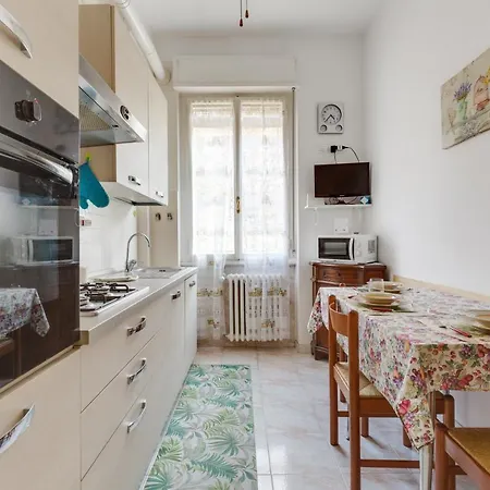 Guesthost - Polytechnic Lovely And Cosy Flat * Milan
