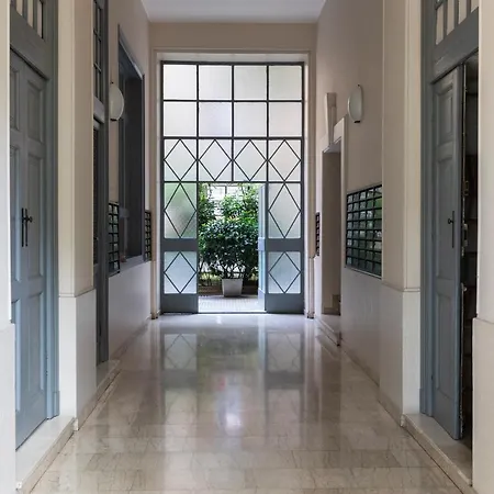 Casa Zara - Metro Lines