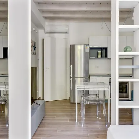 Loft Moderno Sui Navigli * 米兰