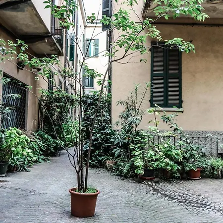 Via Argelati - Navigli Location 2 * Милан