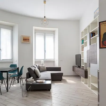 아파트 Spacious Retreat Steps From Lambrate Metro- Via Pacini