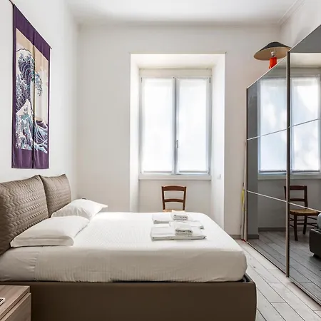 Spacious Retreat Steps From Lambrate Metro- Via Pacini Milão