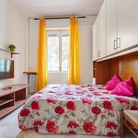 Guesthost - Polytechnic Lovely And Cosy Flat Appartement Milan