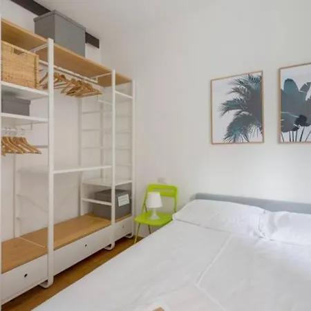 Guesthost - Life & Mico Cosy And Functional * מילאנו