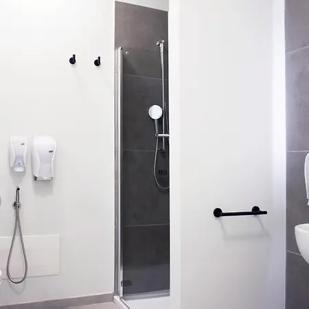 Hostal Ostelzzz Milano
