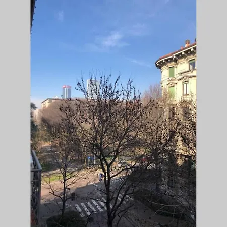 Lägenhet Casa Alberto Da Giussano, Elegante Bilocale In Centro Con Balcone Sul Parco *