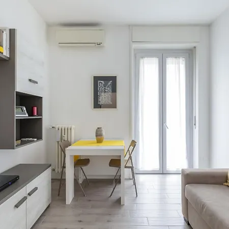 Piazza De Angeli M1 Comfortable Flat With Balcony * Milano