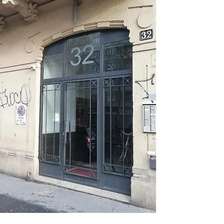 Al 32 Apartament