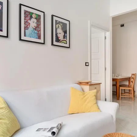 Guesthost - Stazione Cozy And Functional Flat Апартаменты