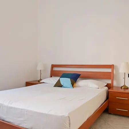 Guesthost - Stazione Cozy And Functional Flat *