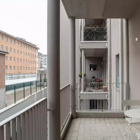 Modern In * Milán