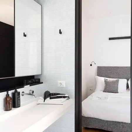 Bmore Duomo - Luxury Near Duomo Hotel apartamentowy Mediolan