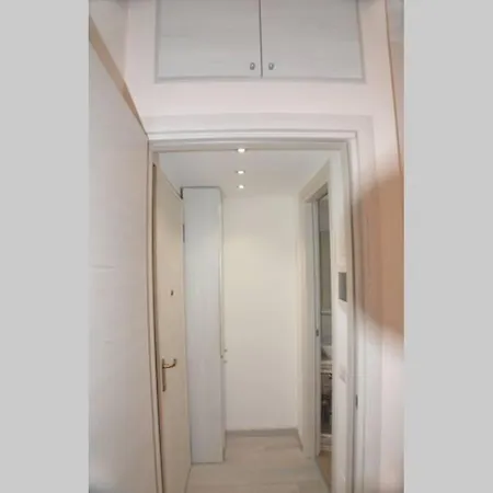 Apartament Fondazione Prada Metro Corvetto Splendido Monolocale Ristrutturato Ben Arredato Mediolan