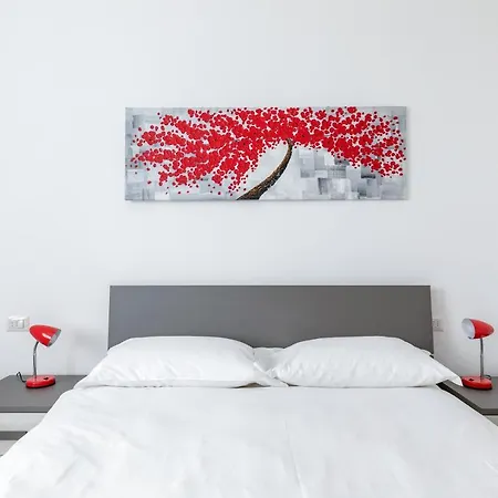 Piazza De Angeli M1 Comfortable Flat With Balcony *