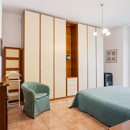 Hostmate - - Via Rovereto