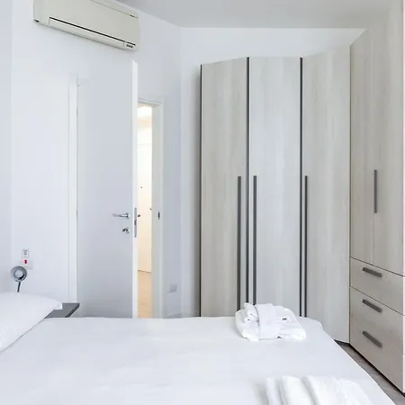 Piazza De Angeli M1 Comfortable Flat With Balcony * Milano