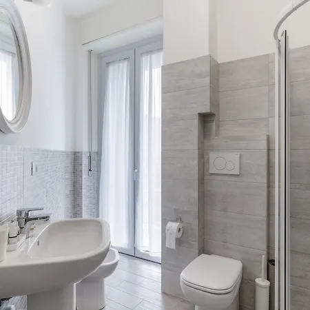 Piazza De Angeli M1 Comfortable Flat With Balcony *