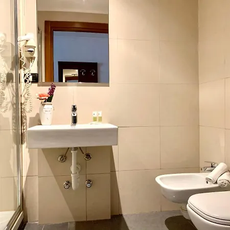 Astrid Hotel 2*