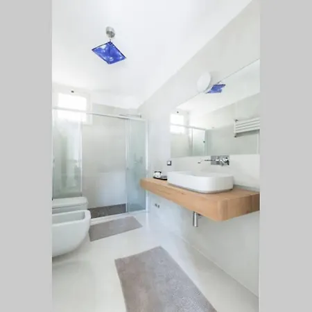 Unique 4 Storey House On Naviglio 4bd, 4bt 밀라노