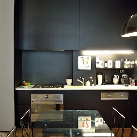 Youhosty - Del Lauro 6 *