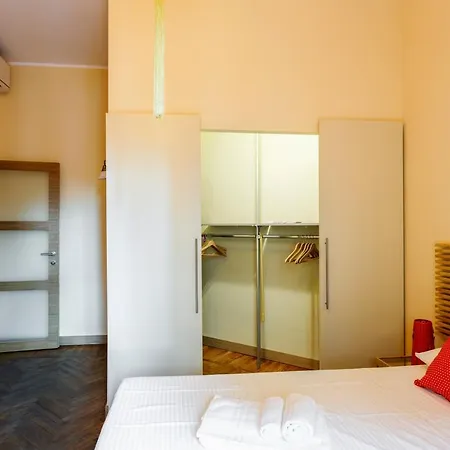 A Retreat In The Heart Of I Via Sapeto Apartment