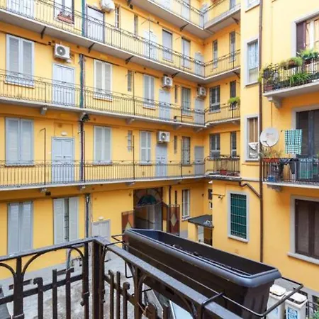 Isola And Zara Comfortable Apartment Milan