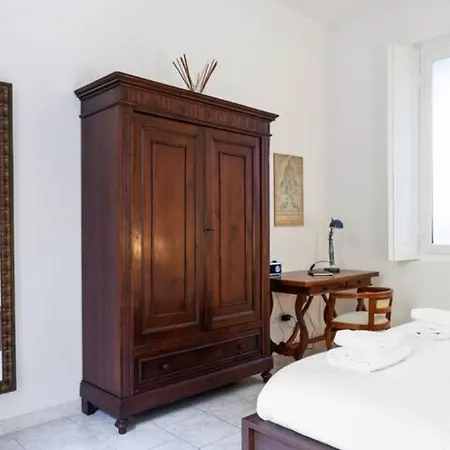 Isola And Zara Comfortable Apartment