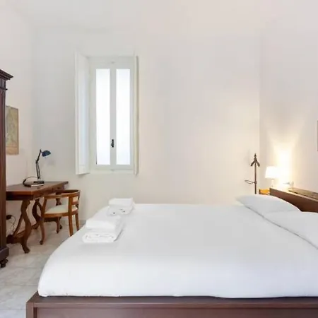 Isola And Zara Comfortable Apartment *