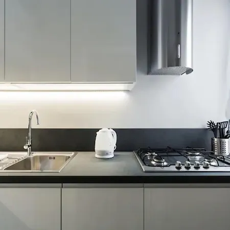 Citta Studi Bright And Stylish Flat With Balcony