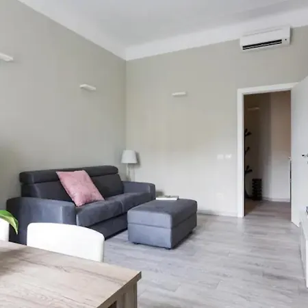 Citta Studi Bright And Stylish Flat With Balcony アパート