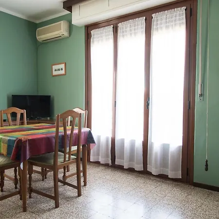 Youhosty - Suzzani 269 * Милан