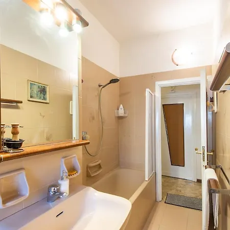 Milano Guest House מילאנו