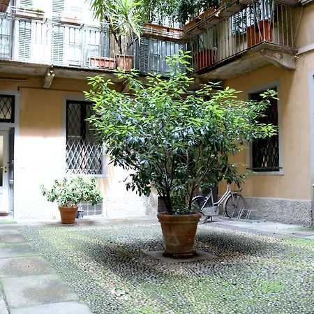 아파트 Historical Center Montenapoleone Loft *