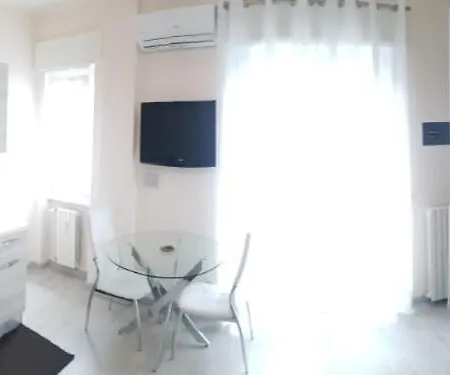 Apartament Fondazione Prada Metro Corvetto Splendido Monolocale Ristrutturato Ben Arredato