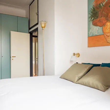 Two-bedroom Near Corso Indipendenza Milánó