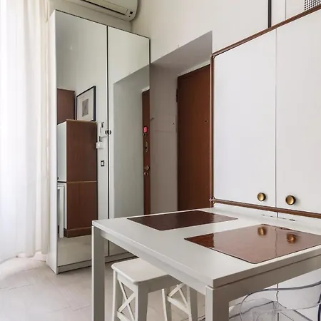 Charming Nest In The Heart Of Milano-isola דירה
