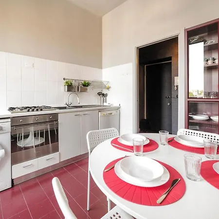 Guesthost - Isola District & Istria M5 Apt! Milaan