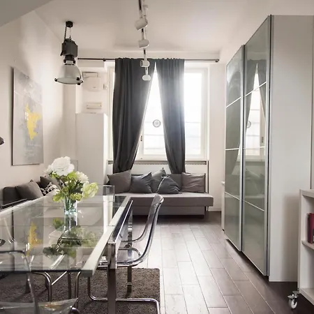 Youhosty - Tadino G 19 * Milánó