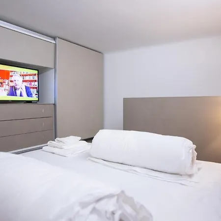 דירה San Gregorio Luxury Master Guest מילאנו