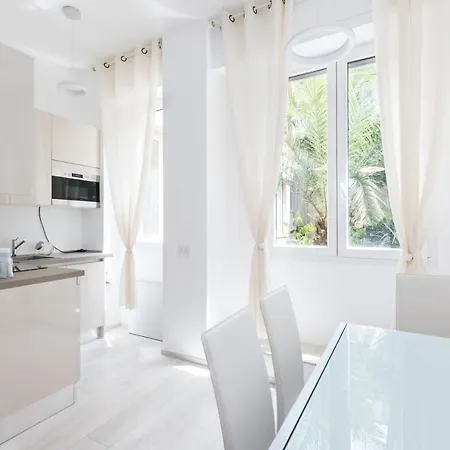 Magnoliaapartments - 18a Visconti Duomo شقة