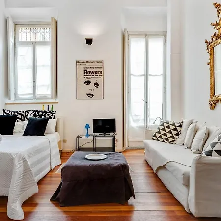 Delightful And Large Loft In Porta Romana شقة *