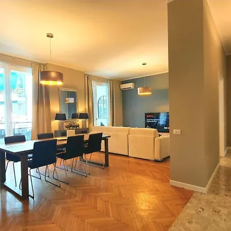 Heart Fashion District Apartment *