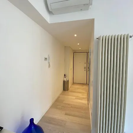 Bright & Spacious Near Navigli - Ponti * Милан
