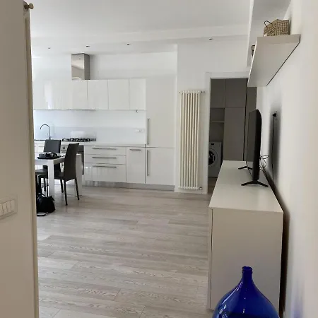 Bright & Spacious Near Navigli - Ponti Милан
